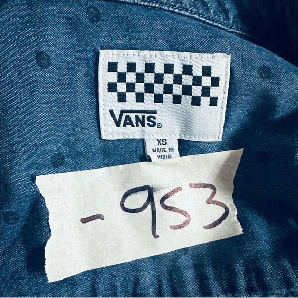 Vans Denim Polka Dot Denim top
Button Down
sizeXS blue - Picture 5 of 7